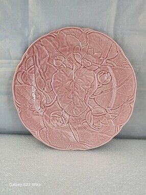 Bordallo Pinheiro 10" Pink Grape Leaf Motif Serving Plate Portugal